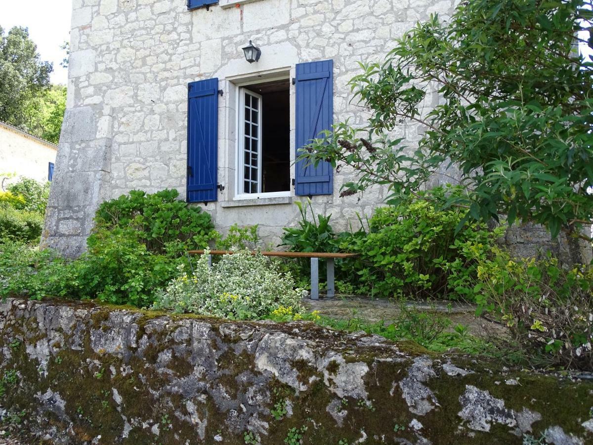 Апартаменты Bergerie Le Vieux Manoir Valeilles Экстерьер фото